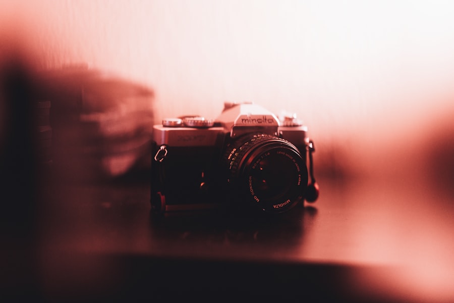 Una volta scansionati i documenti, è essenziale organizzarli in modo efficace per garantirne un accesso rapido e semplice. Creare una struttura logica delle cartelle è essenziale. Ad esempio, i file possono essere categorizzati per tipo di documento, progetto o data. Si consiglia inoltre di utilizzare nomi di file descrittivi che riflettano il contenuto del documento, rendendoli più facili da identificare durante le ricerche successive. L'utilizzo di metadati può anche migliorare notevolmente l'organizzazione dei file scansionati. I metadati sono informazioni aggiuntive che descrivono il contenuto di un documento, come l'autore, la data di creazione o parole chiave pertinenti.