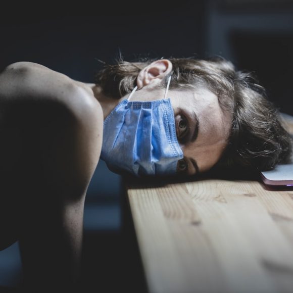 Photo conscious breathing at work